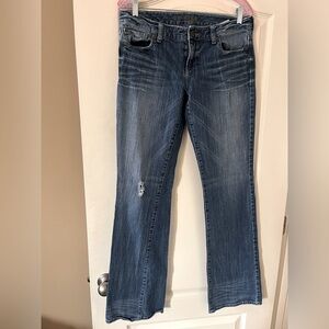 Express Vintage Medium Wash Distressed Denim Jeans Size 31 Waist/33 Long.